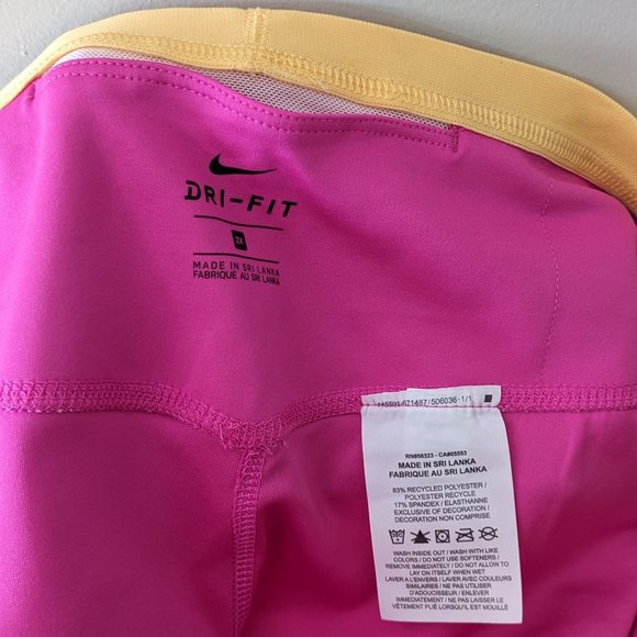 Women's Plus Size Nike Hot Pink Icon Clash Athletic Tights - Picture 10 of 11